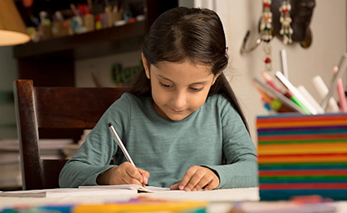 रवि की मेहनत और सफलता