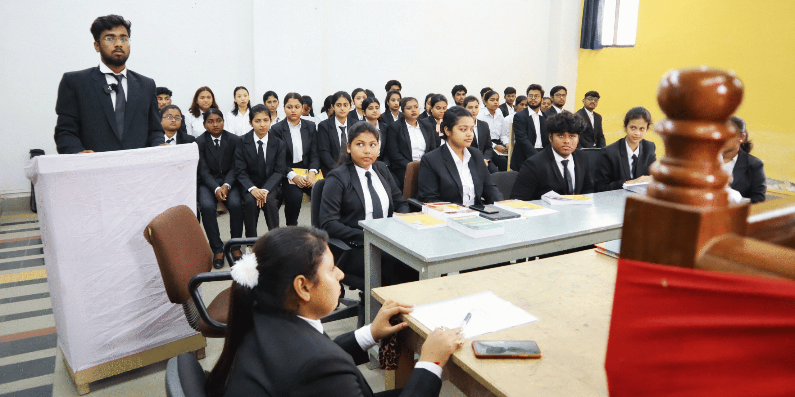 LLB kaise kare?